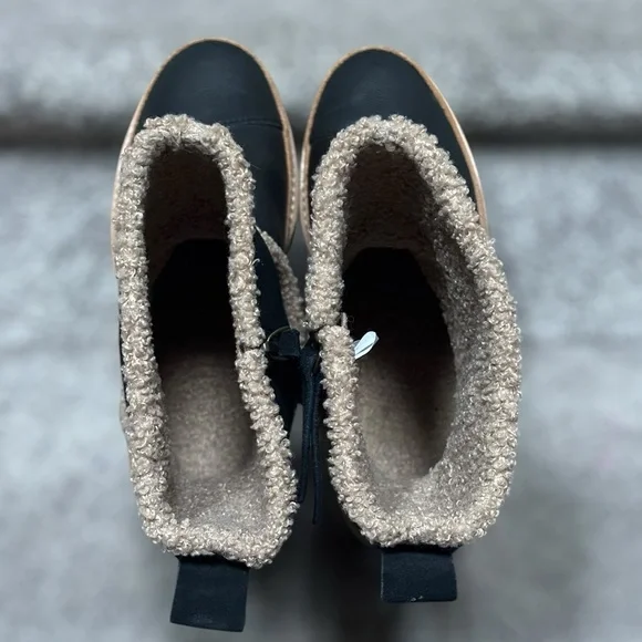 TOMS Makenna Black Leather Mid-Cath Shearling Boots Women’s 6 Style #10014172 - Picture 10 of 16